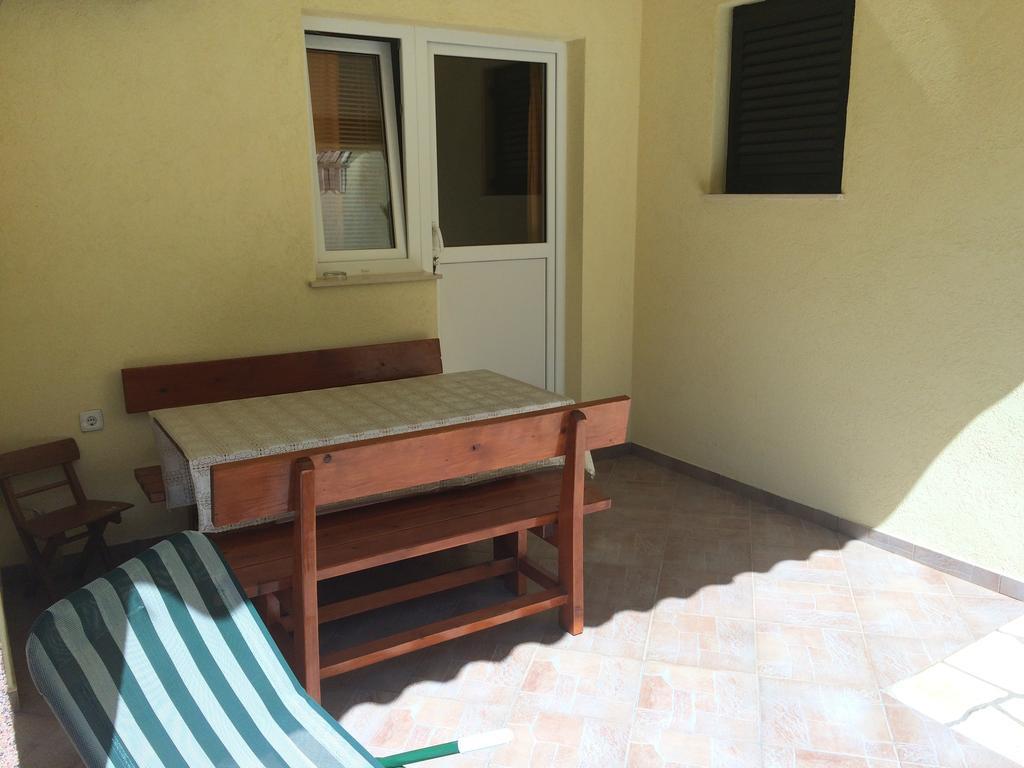 Apartment Kolundzic Novi Vinodolski Ruang foto
