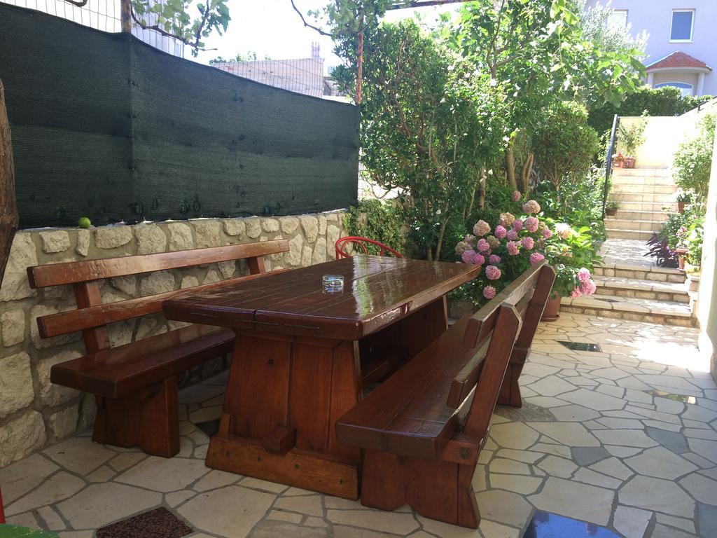 Apartment Kolundzic Novi Vinodolski Ruang foto
