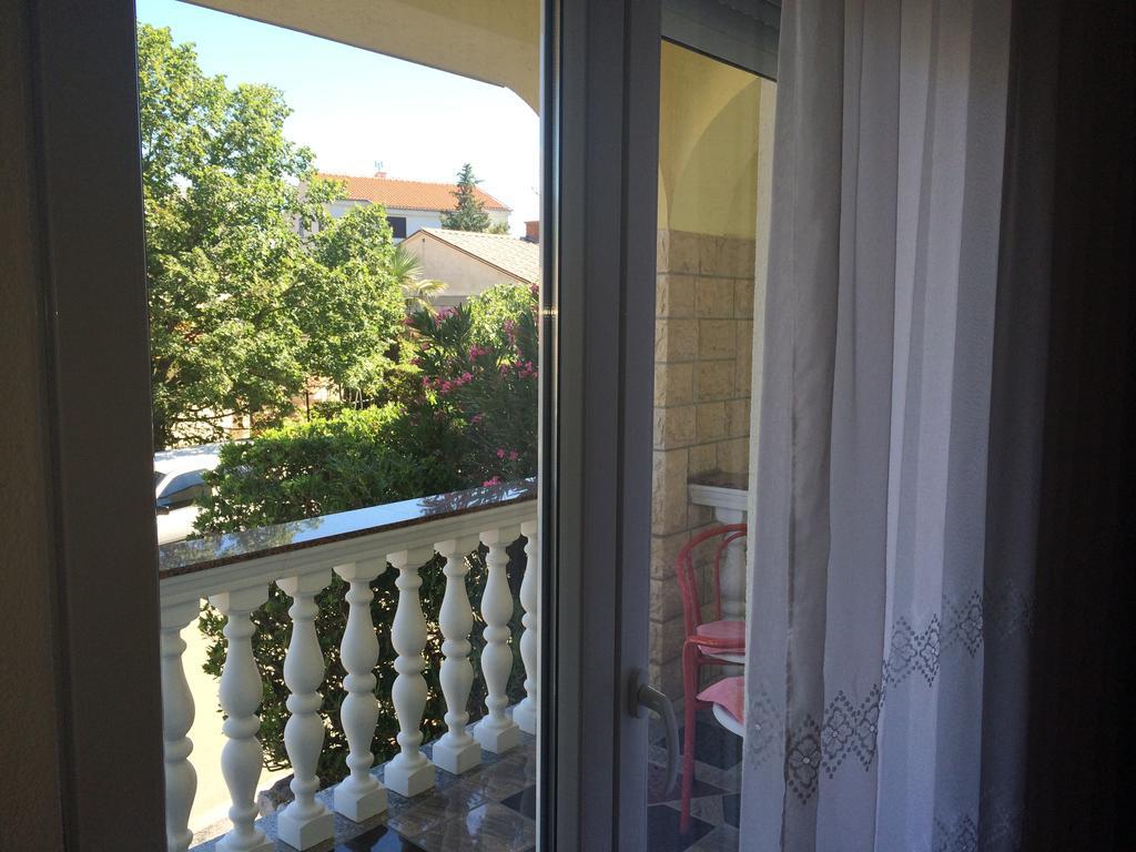 Apartment Kolundzic Novi Vinodolski Ruang foto