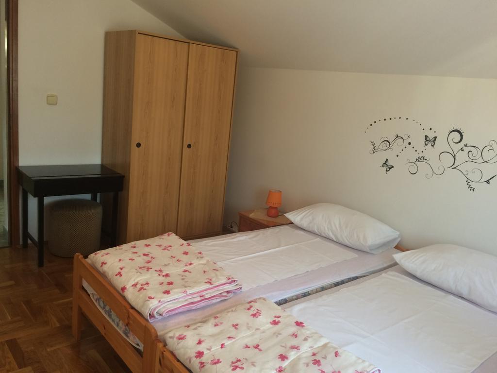 Apartment Kolundzic Novi Vinodolski Ruang foto