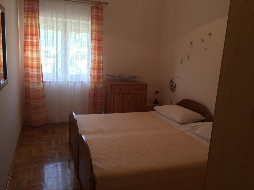 Apartment Kolundzic Novi Vinodolski Ruang foto
