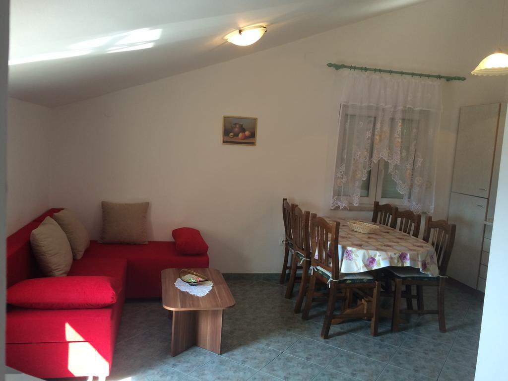 Apartment Kolundzic Novi Vinodolski Ruang foto