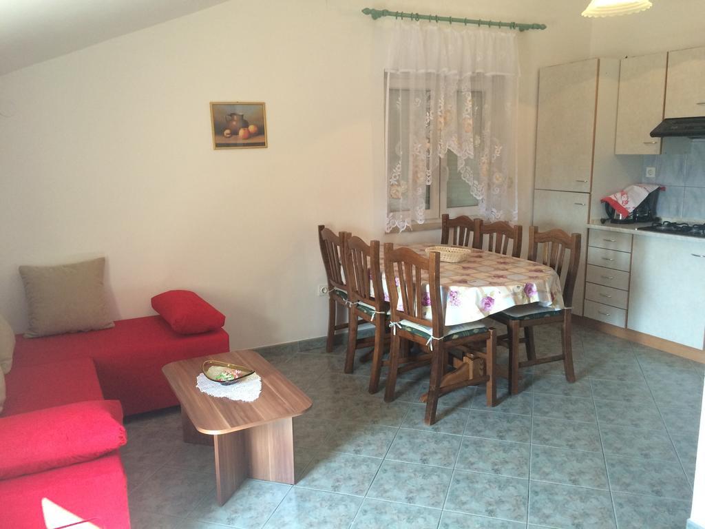 Apartment Kolundzic Novi Vinodolski Ruang foto